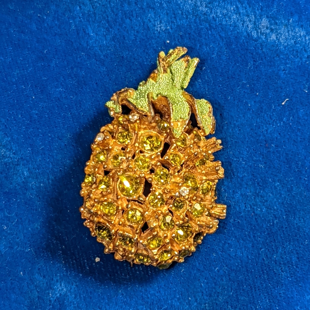 Vintage rhinestone pineapple brooch